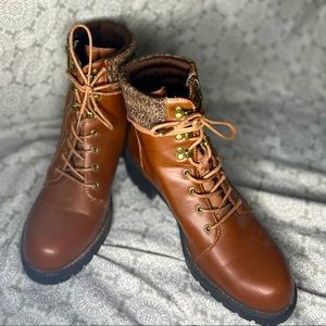 Light brown boots 8’